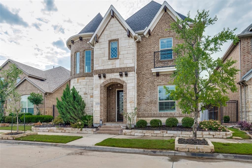 1328 Viridian Park Ln, Arlington, TX 76005 photo