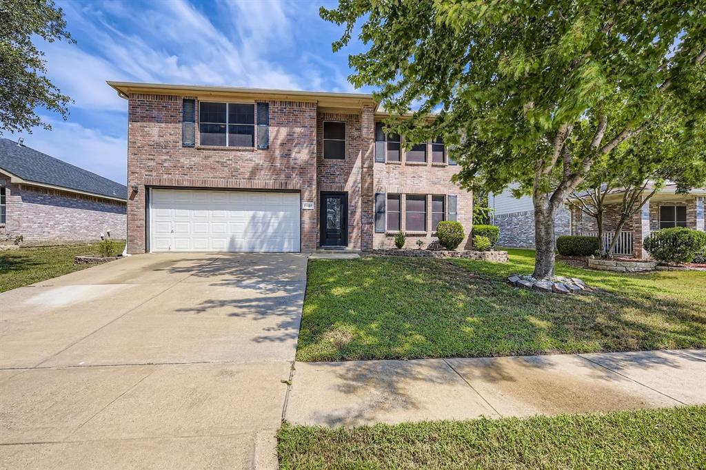 7107 Chambers Creek Ln, Arlington, TX 76002