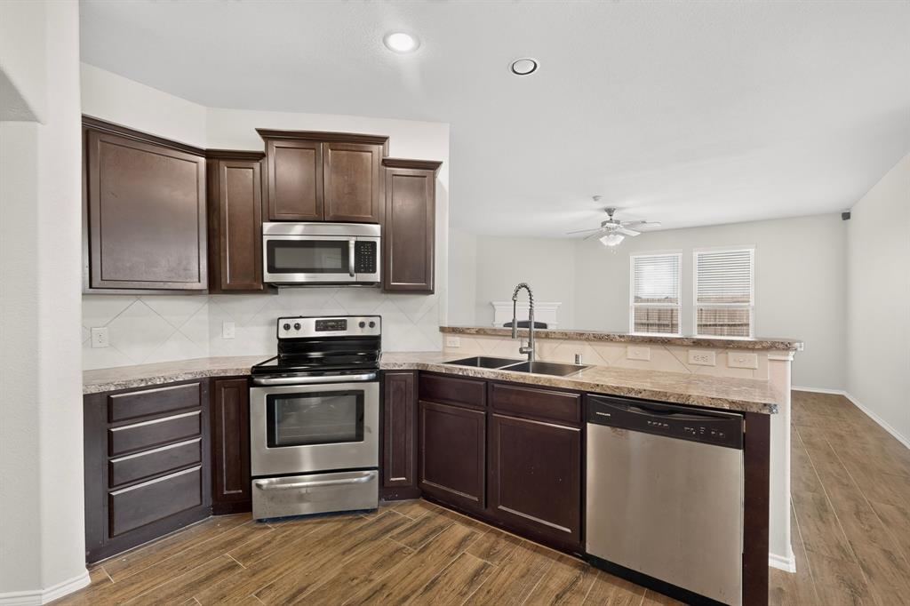 410 Dartmouth Dr, Van Alstyne, TX 75496 photo