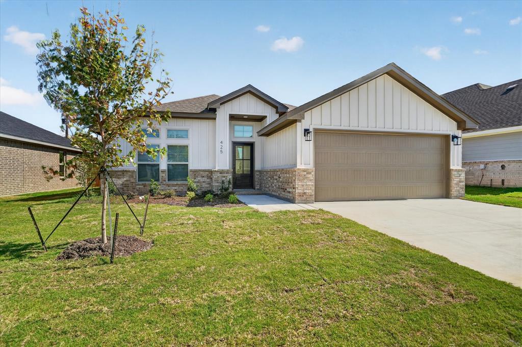 425 Rose Ave, Cleburne, TX 76033