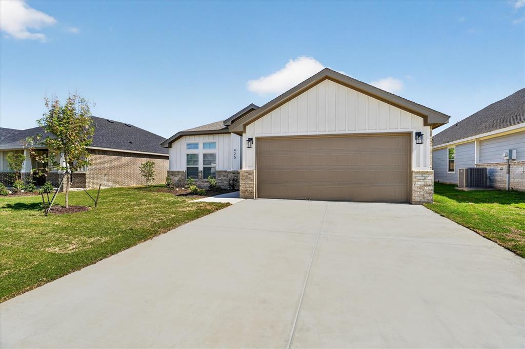 425 Rose Ave, Cleburne, TX 76033 photo