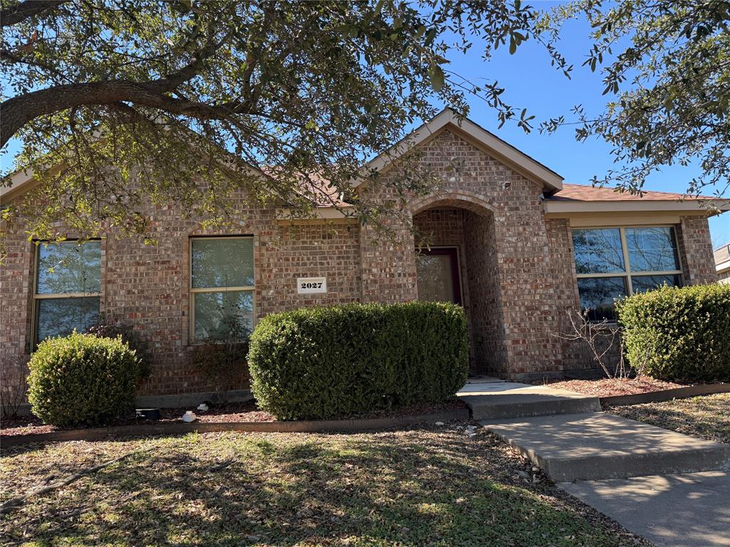 2027 Fair Weather Dr, Lancaster, TX 75146