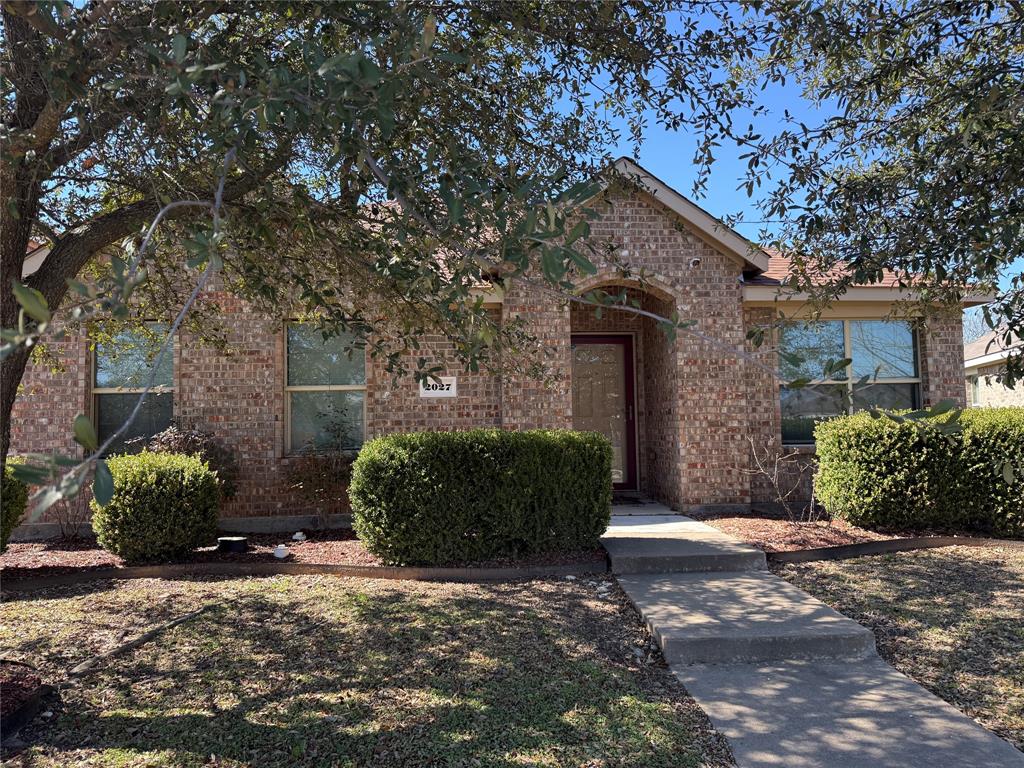 2027 Fair Weather Dr, Lancaster, TX 75146 photo