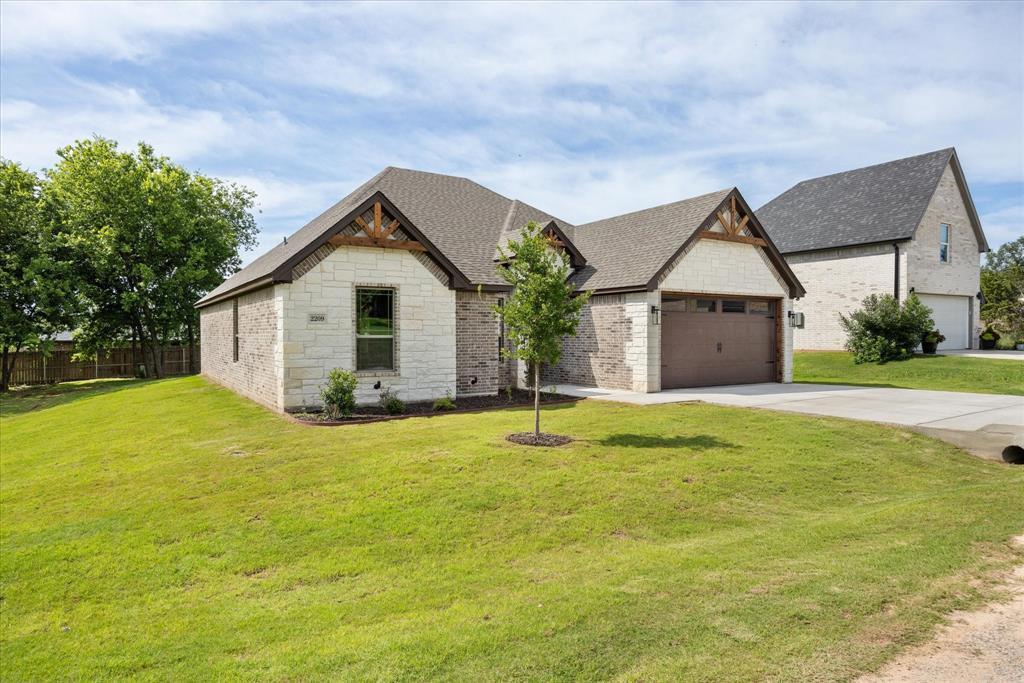 2209 Snake River Dr, Granbury, TX 76048 photo