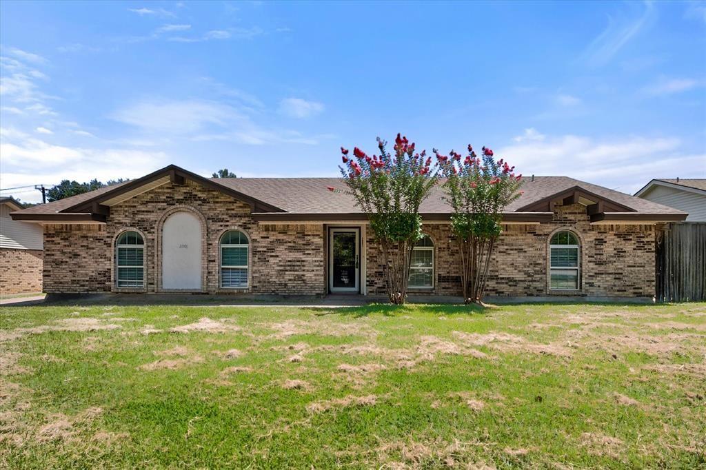 2001 San Jacinto Dr, Arlington, TX 76012