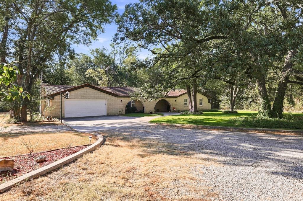 2126 County Road 1450, Bonham, TX 75418