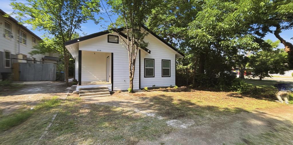 3208 Avenue J, Fort Worth, TX 76105