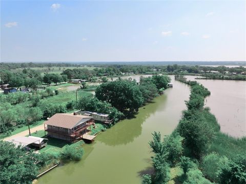 Single Family Residence in Weatherford TX 2425 Grapevine Court.jpg