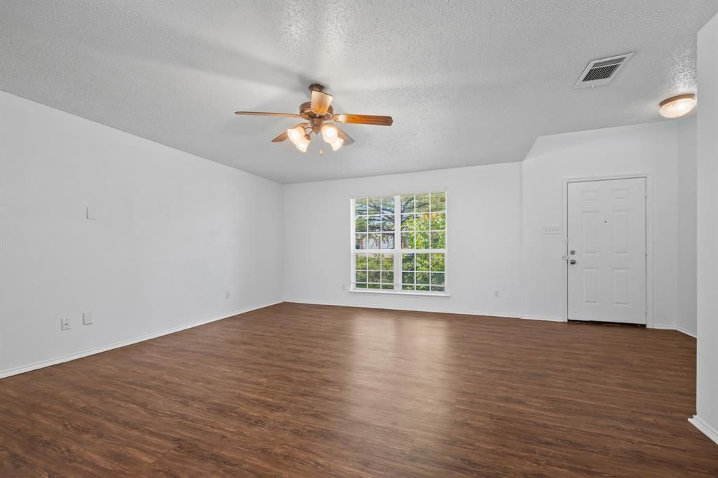 2817 Island Wren Dr, Mesquite, TX 75181 photo