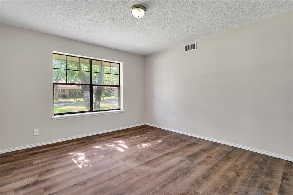 209 Mistletoe Ln, Keene, TX 76059 photo