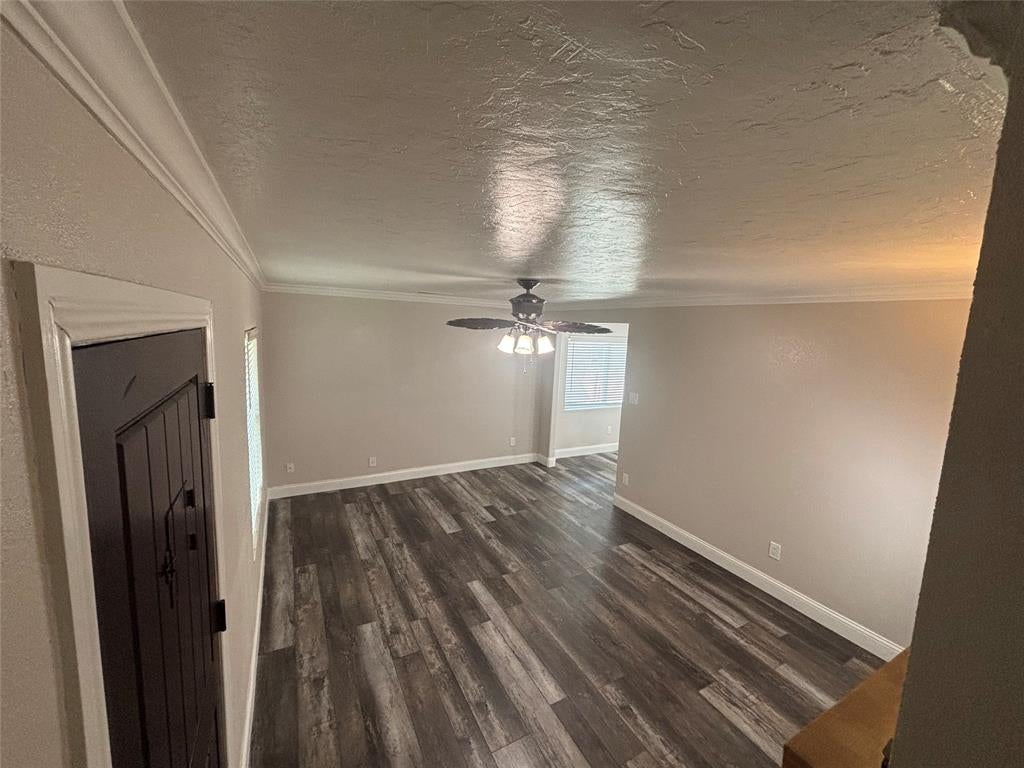 910 NE 31, Grand Prairie, TX 75050 photo