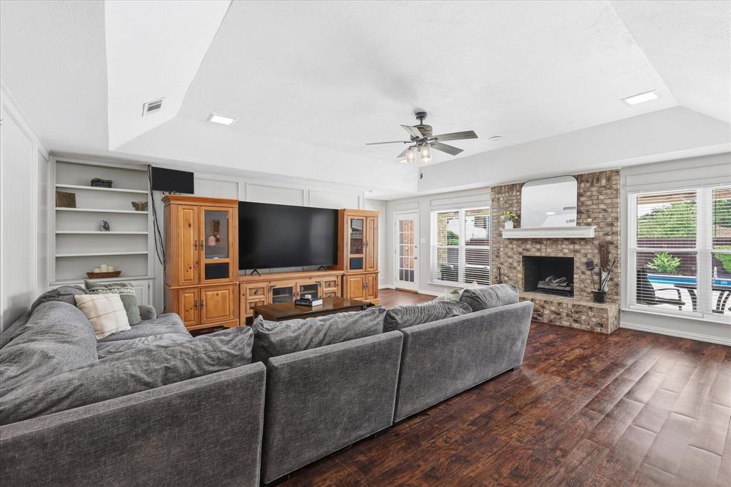 2008 Iron Horse Ct, Arlington, TX 76017 photo