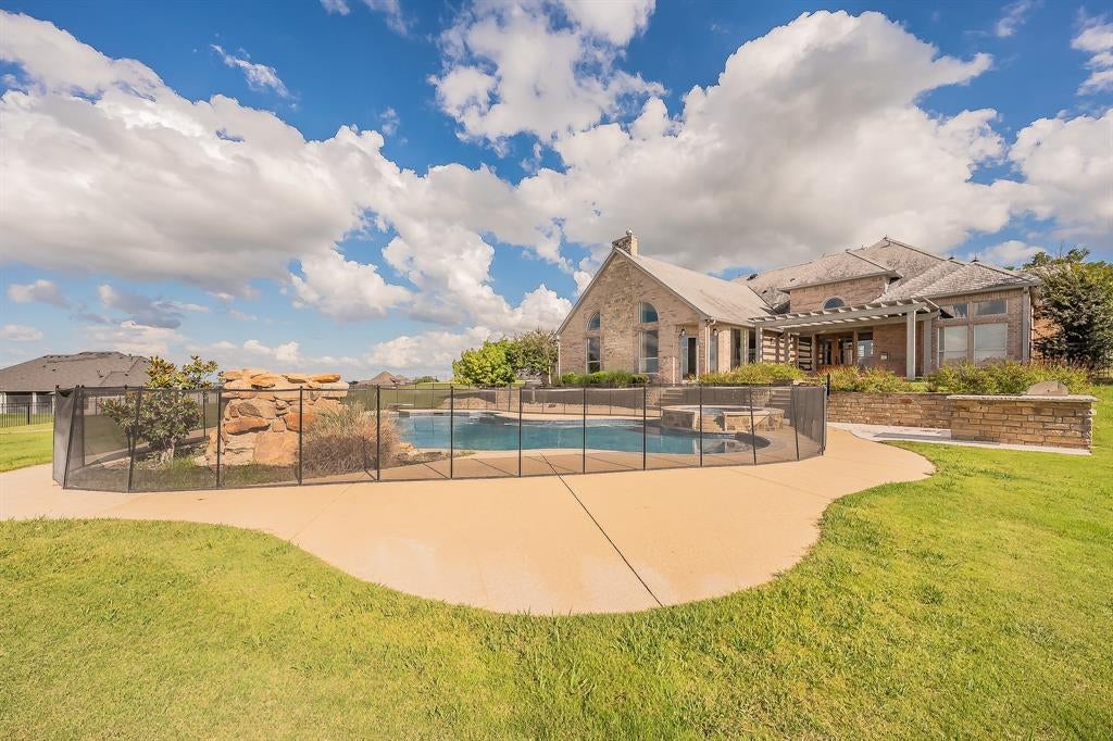 113 Club House Dr, Weatherford, TX 76087 photo