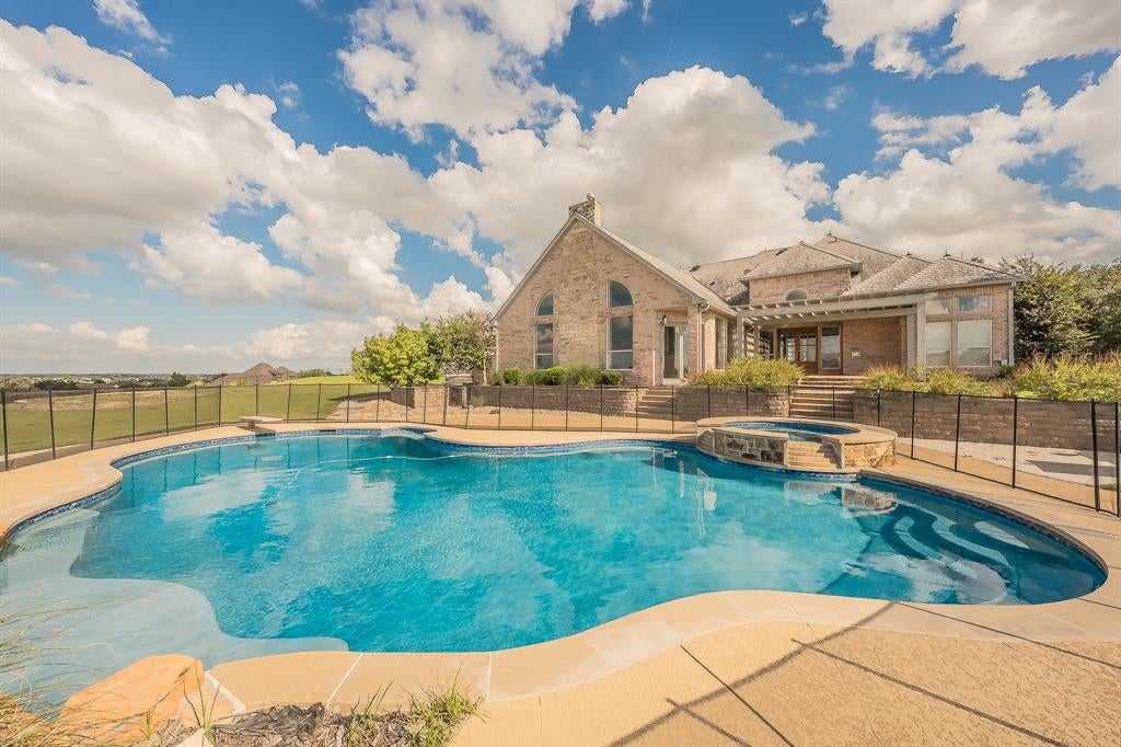 113 Club House Dr, Weatherford, TX 76087 photo