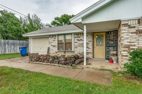 Single Family Residence in Azle TX 101 Gordon Drive.jpg