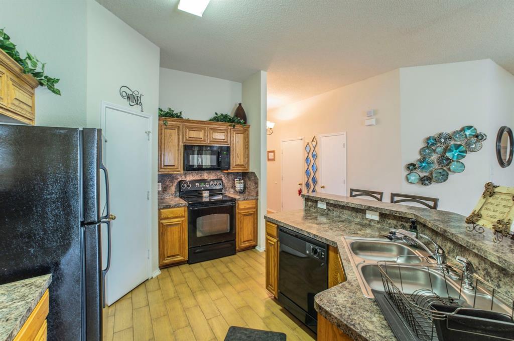 1634 Powder Horn Ln, Arlington, TX 76018 photo