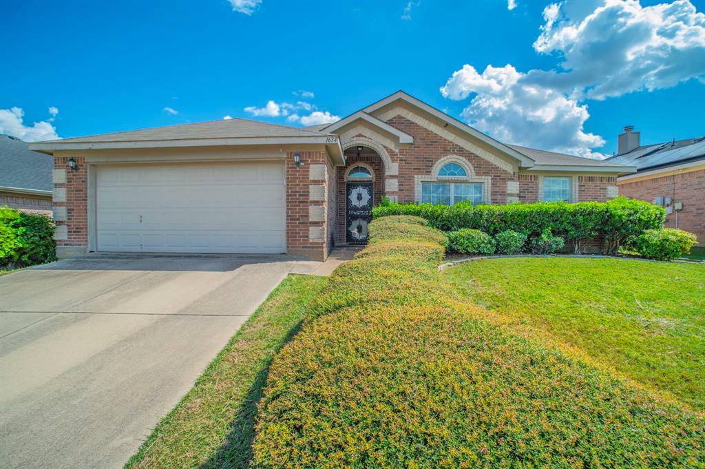 1634 Powder Horn Ln, Arlington, TX 76018