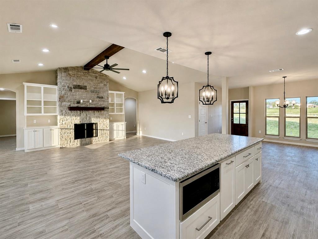 1013 Abbie Ruth Ct, Springtown, TX 76082 photo