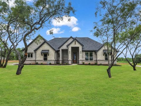 Single Family Residence in Azle TX 2000 Forest Bridge Drive.jpg