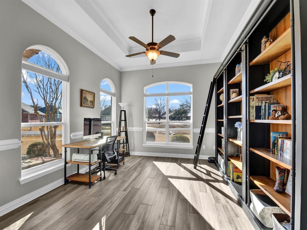 6000 Justine Ct, Granbury, TX 76049