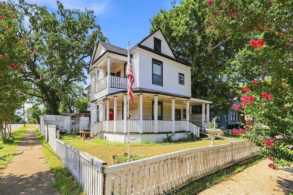 600 Munson St, Denison, TX 75020