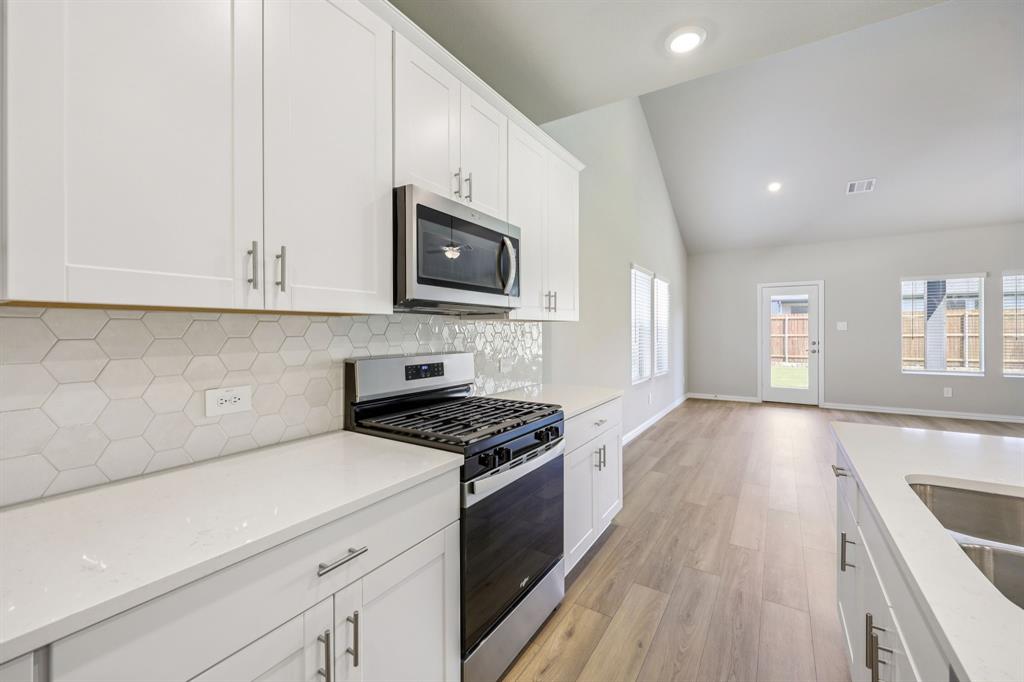 2524 Nicole Dr, Denton, TX 76208 photo