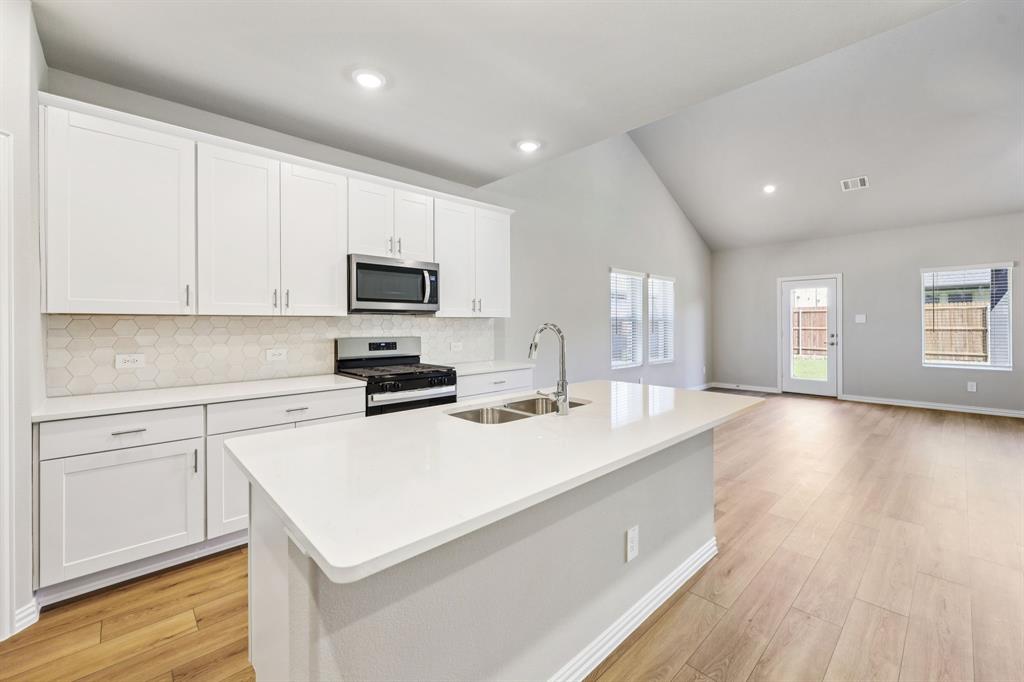 2524 Nicole Dr, Denton, TX 76208 photo