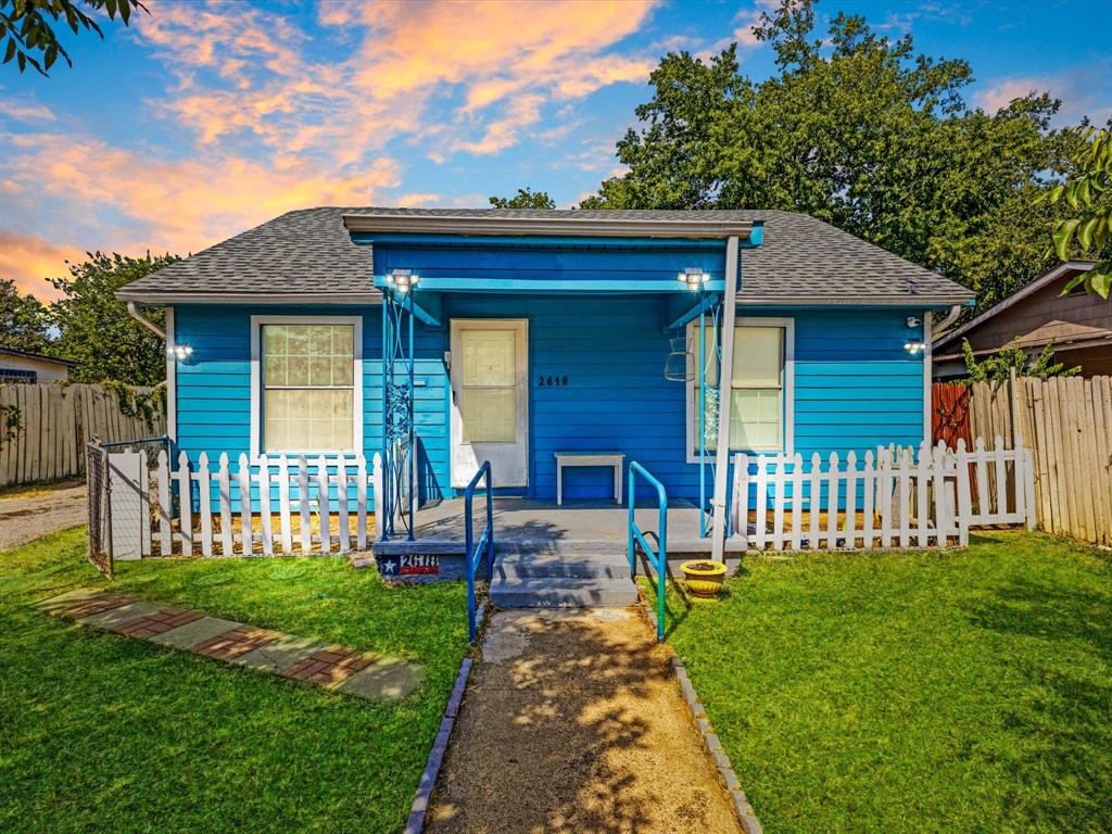 2618 23 St, Fort Worth, TX 76106