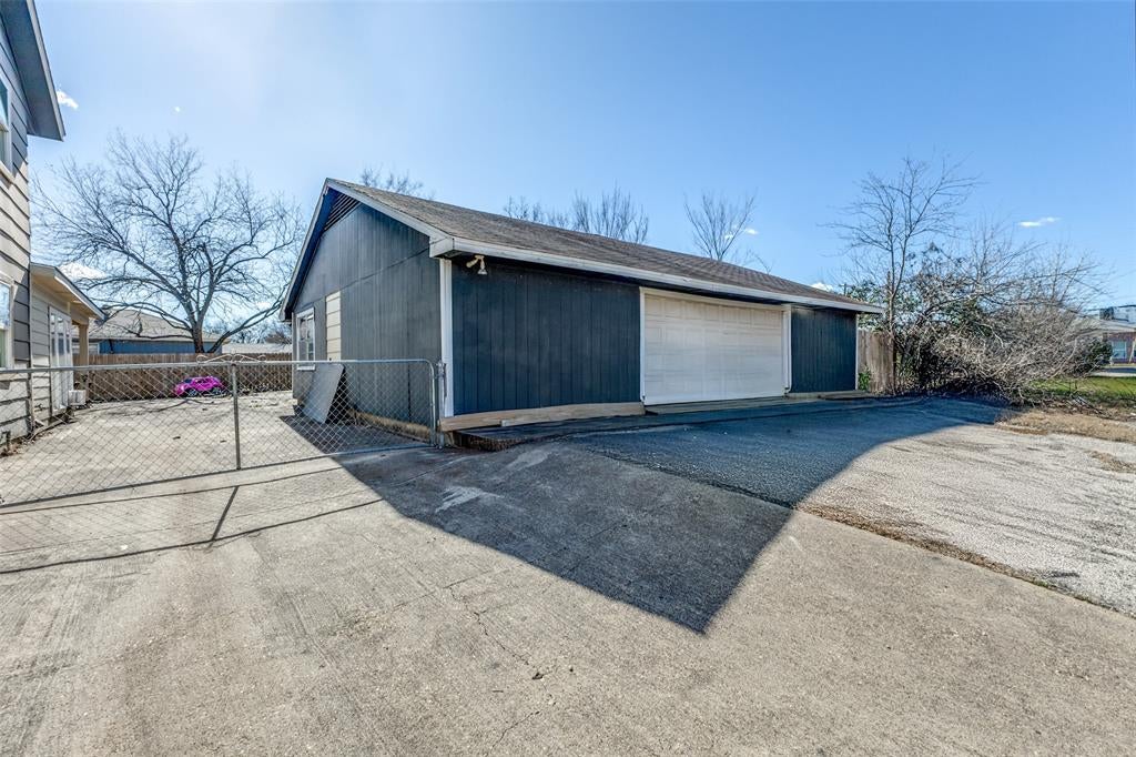 315 N Merrill Ave, Duncanville, TX 75116 photo