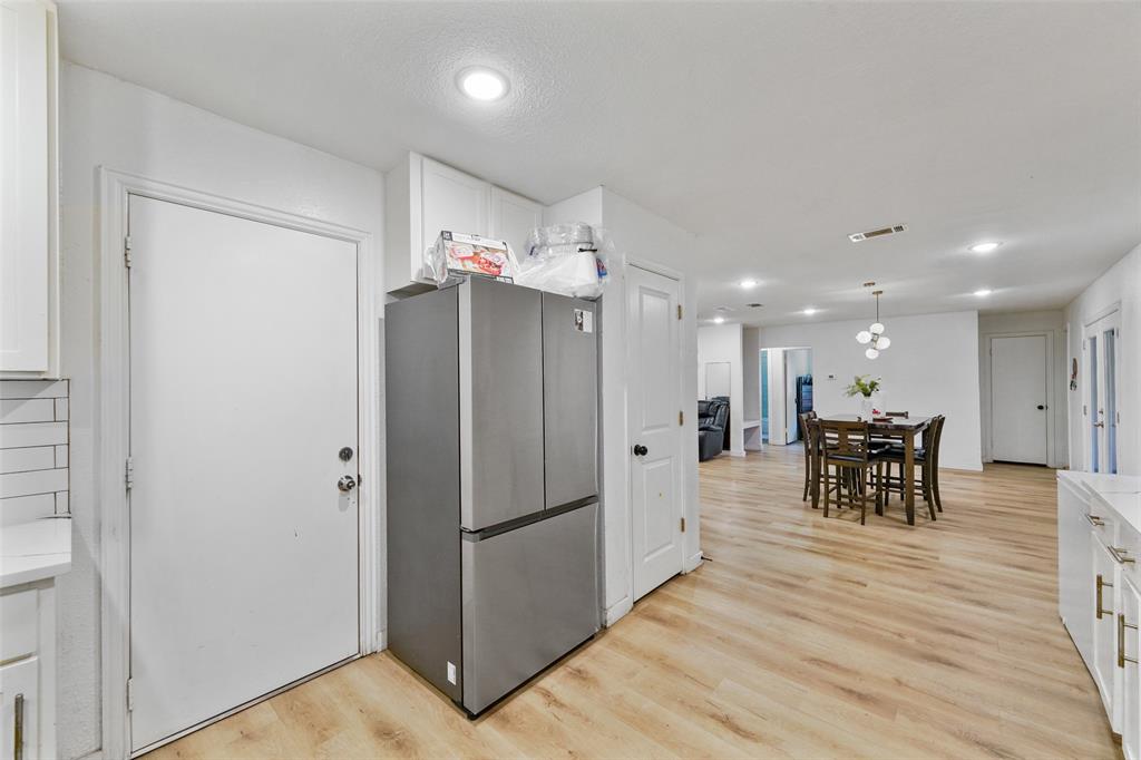 2108 Meadow Lark, Irving, TX 75060 photo