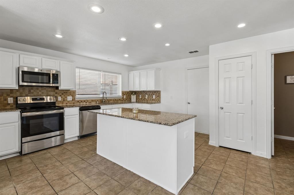 301 Highland Park Ln, Wylie, TX 75098