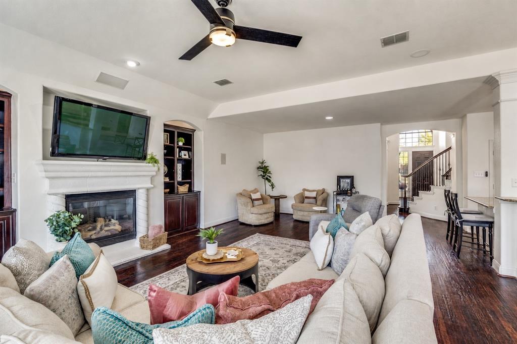 400 S Hampton Ct, Lewisville, TX 75056 photo