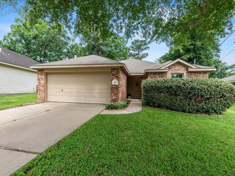 8 Shady Oak Ln, Conroe, TX 77304 photo