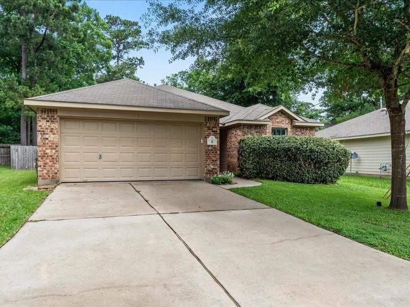 8 Shady Oak Ln, Conroe, TX 77304 photo