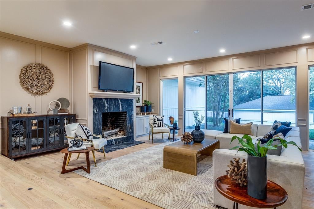 9563 Windy Knoll Dr, Dallas, TX 75243
