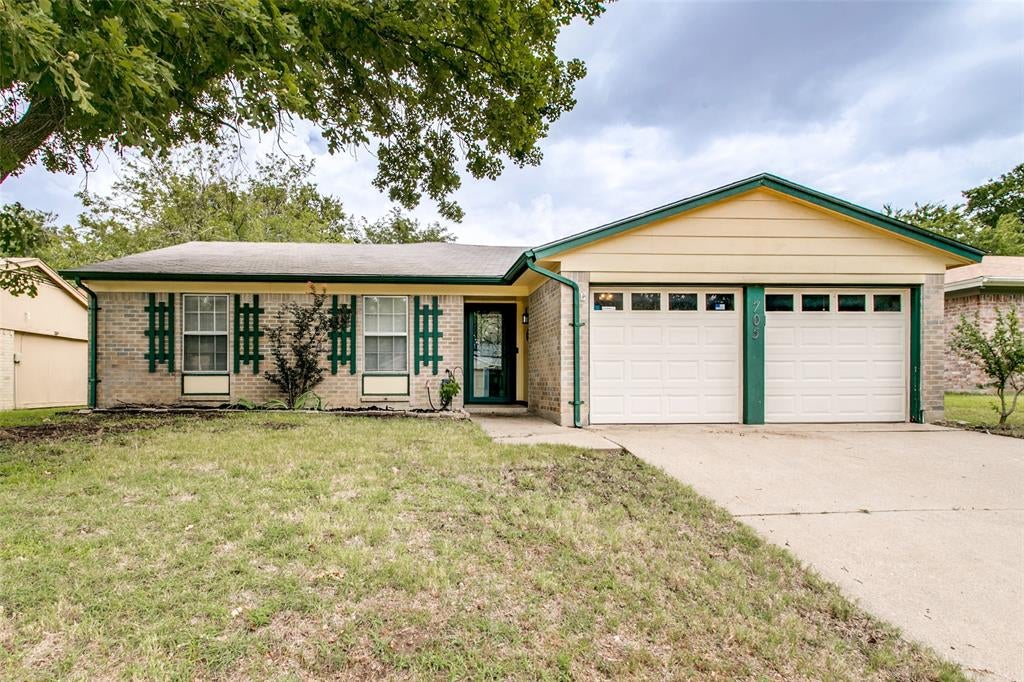 705 Reveille Rd, Fort Worth, TX 76108