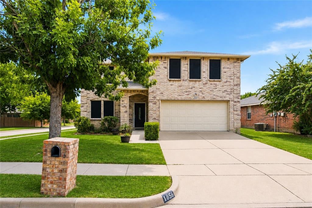 1856 Lariat Dr, Fort Worth, TX 76247