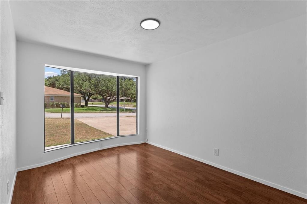 9901 Dickens Dr, Benbrook, TX 76126 photo