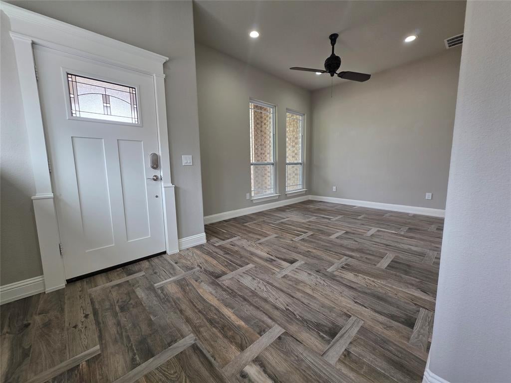 921 Mill Pond Dr, Midlothian, TX 76065 photo