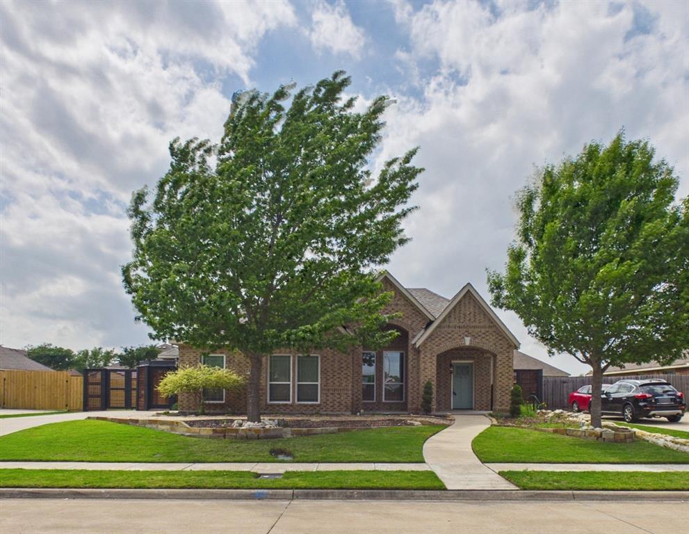 921 Mill Pond Dr, Midlothian, TX 76065