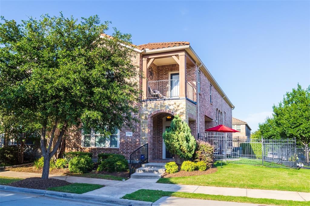 6606 Deleon St, Irving, TX 75039