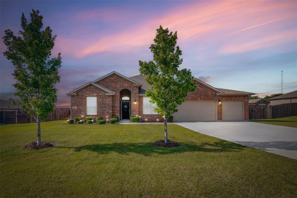 304 Amber Ln, Nevada, TX 75173