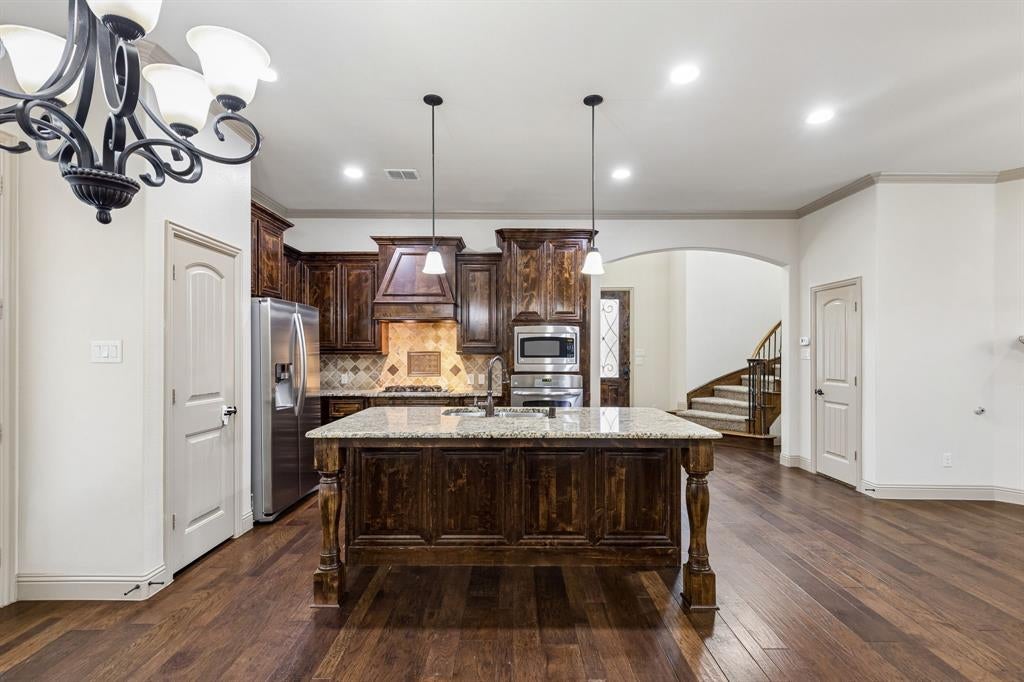 4944 Dominion Blvd, Irving, TX 75038 photo