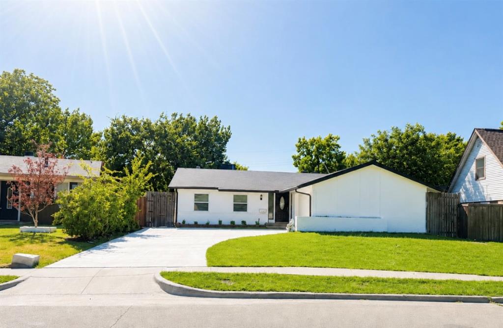 4142 Victoria St, Irving, TX 75062 photo