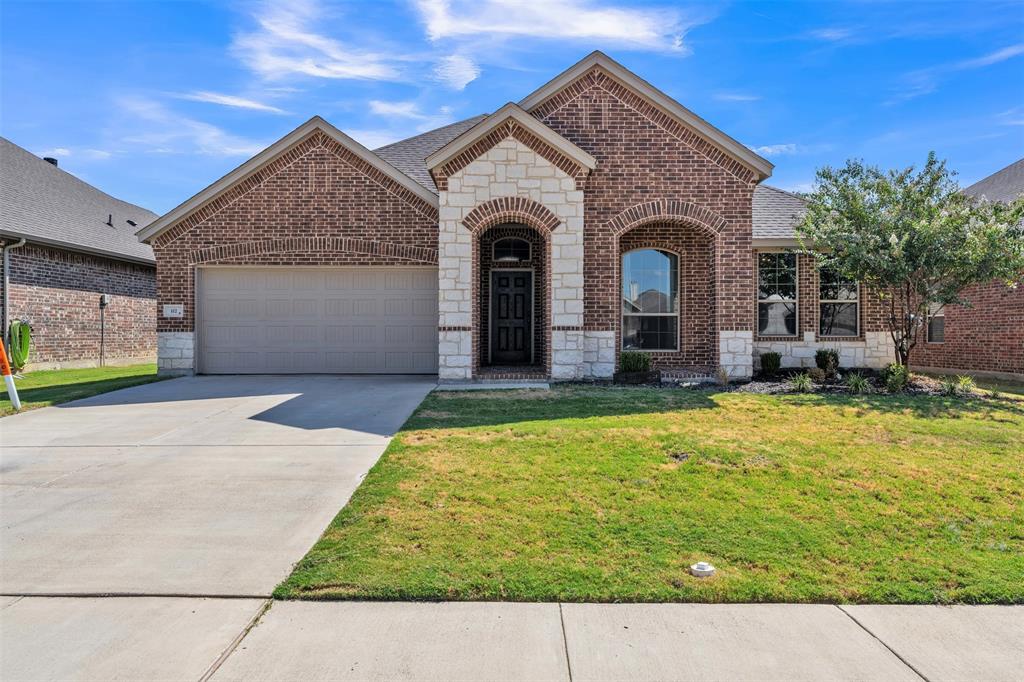 112 Constitution Dr, Joshua, TX 76058