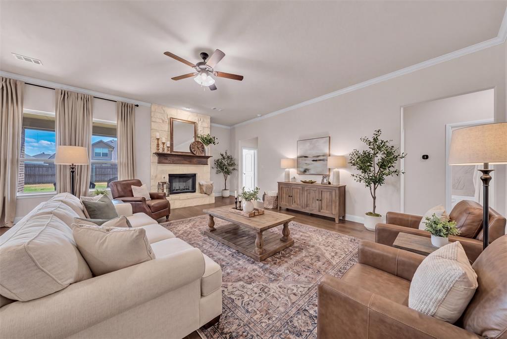 112 Constitution Dr, Joshua, TX 76058 photo