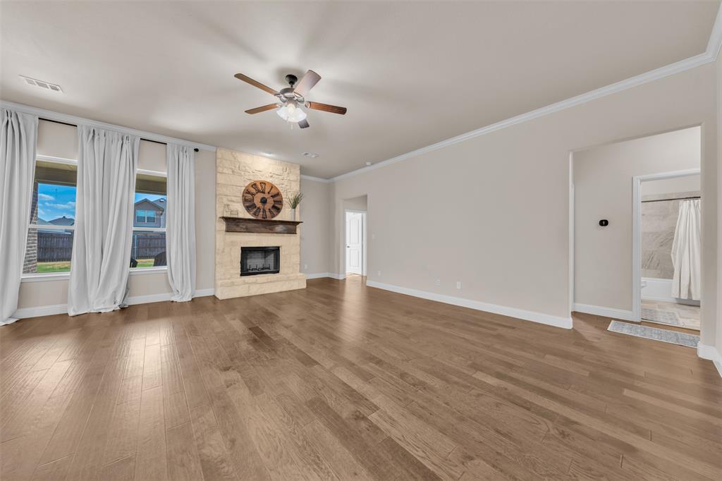 112 Constitution Dr, Joshua, TX 76058 photo