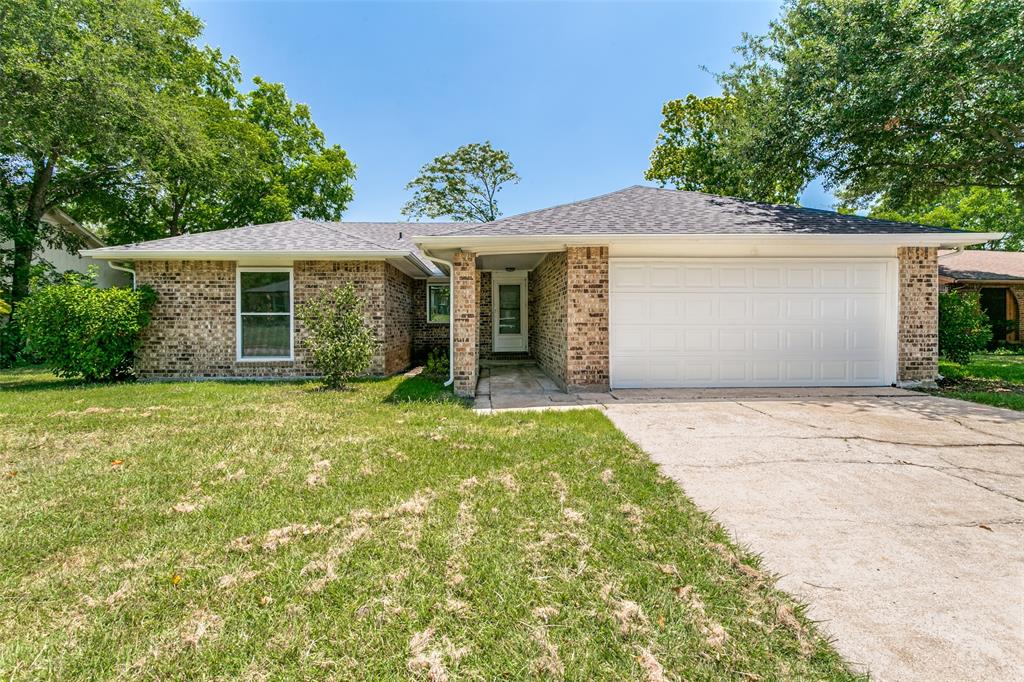 421 Goldfinch Dr, Fort Worth, TX 76108 photo