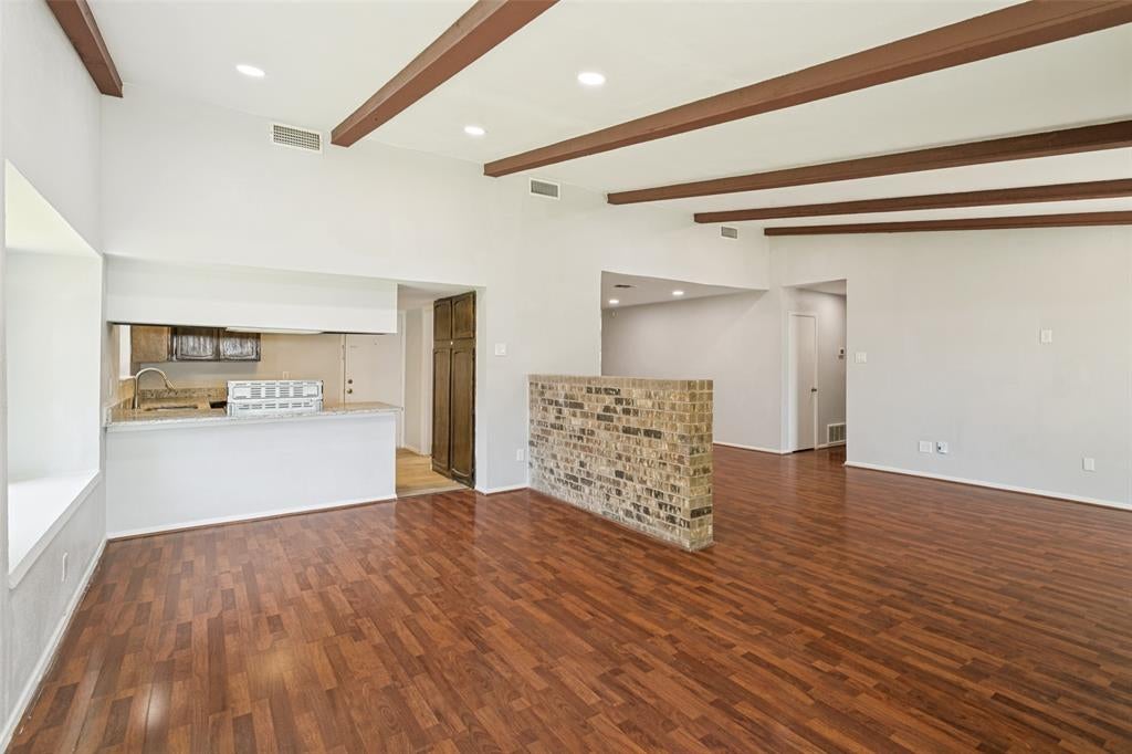 421 Goldfinch Dr, Fort Worth, TX 76108 photo