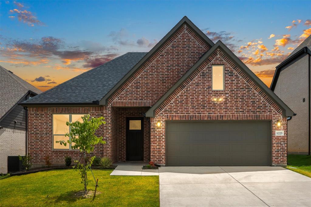 1223 Stagecoach Trl, Justin, TX 76247